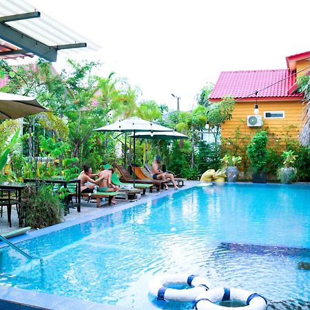 Yellow Star Hostel กำปอต ภายนอก รูปภาพ
