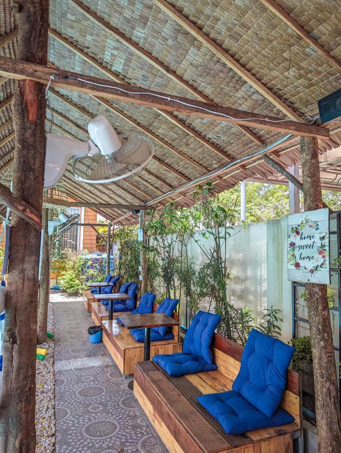 Yellow Star Hostel กำปอต ภายนอก รูปภาพ