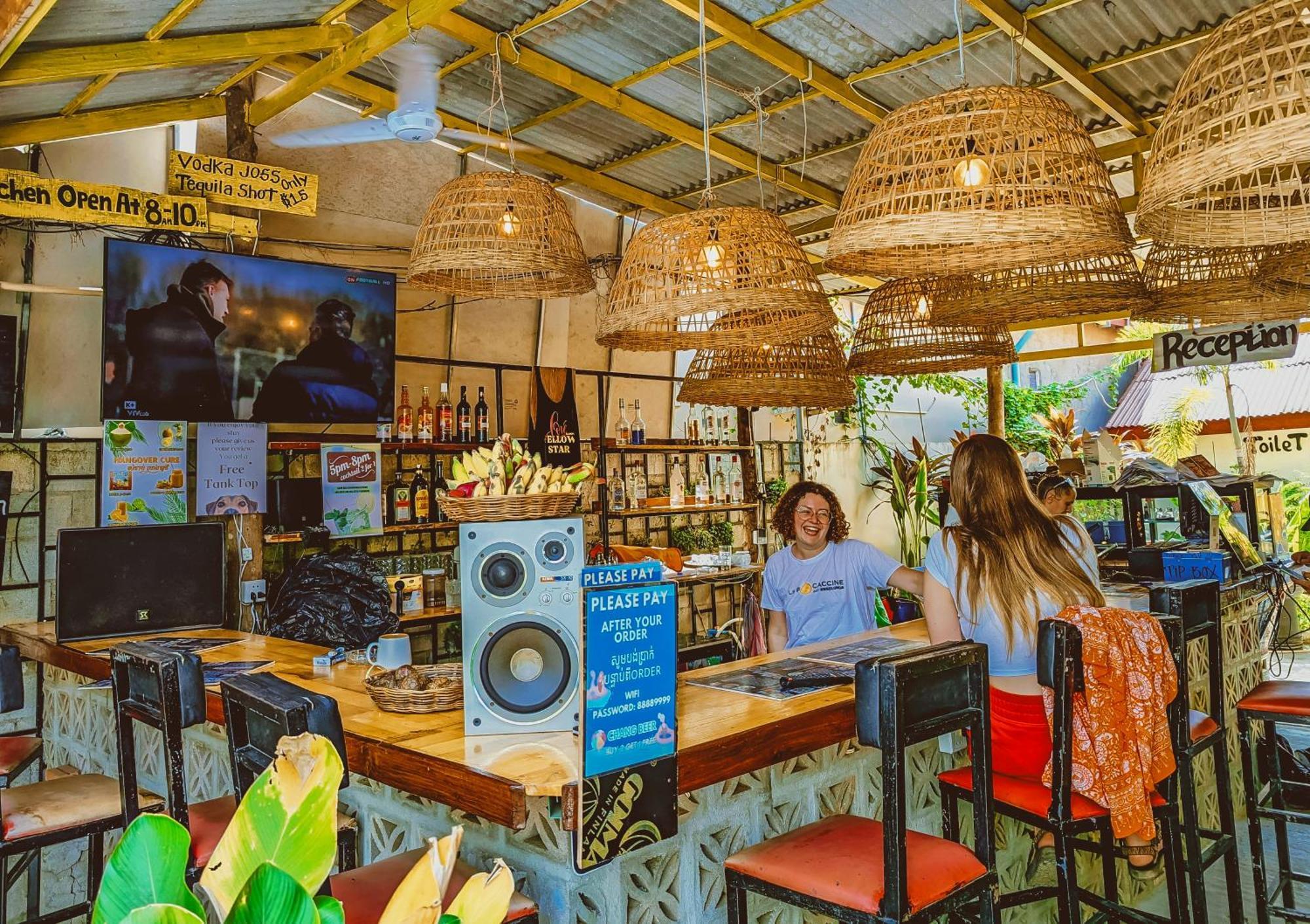 Yellow Star Hostel กำปอต ภายนอก รูปภาพ