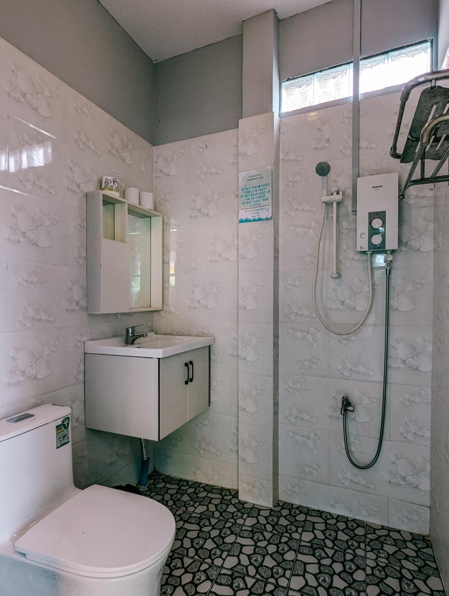 Yellow Star Hostel กำปอต ภายนอก รูปภาพ