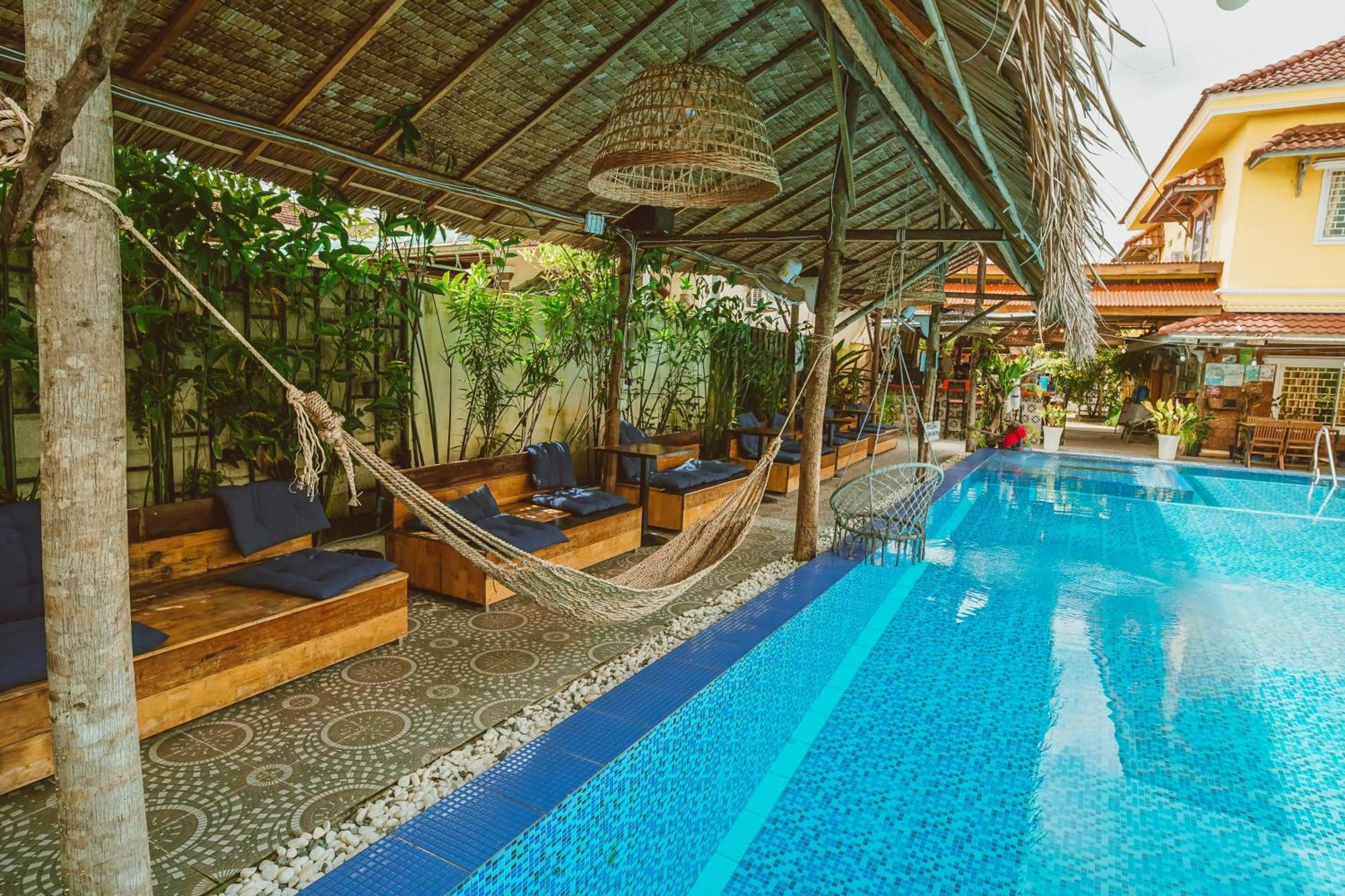 Yellow Star Hostel กำปอต ภายนอก รูปภาพ