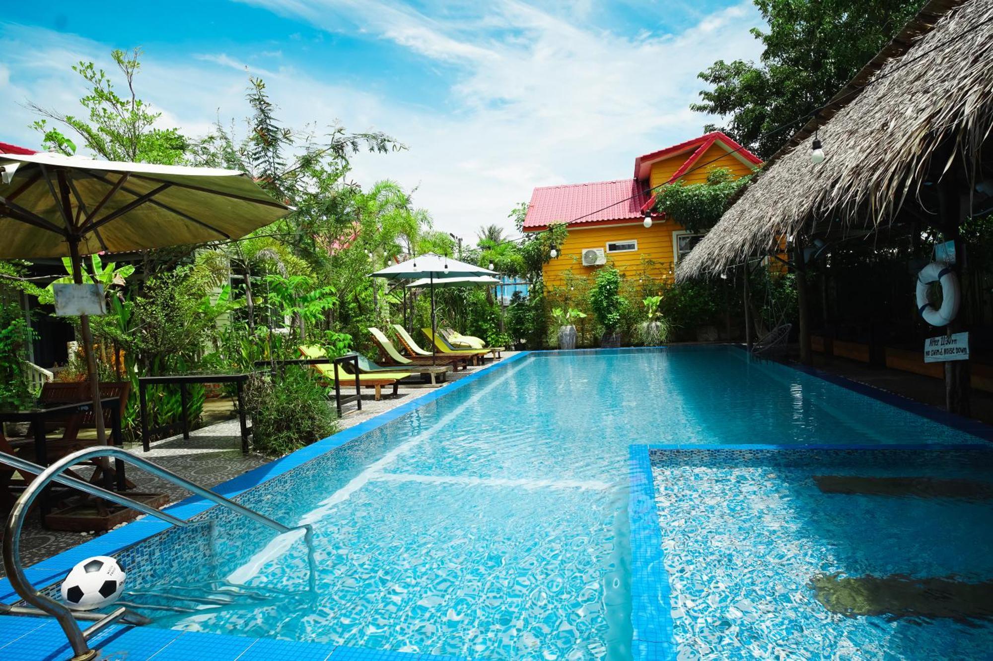 Yellow Star Hostel กำปอต ภายนอก รูปภาพ