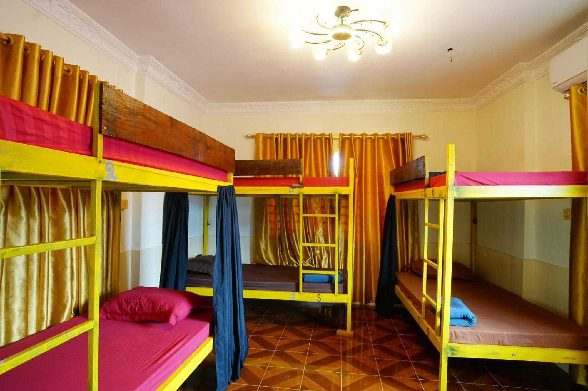 Yellow Star Hostel กำปอต ภายนอก รูปภาพ