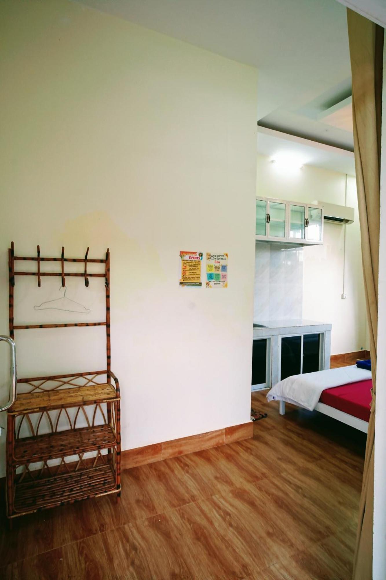 Yellow Star Hostel กำปอต ภายนอก รูปภาพ