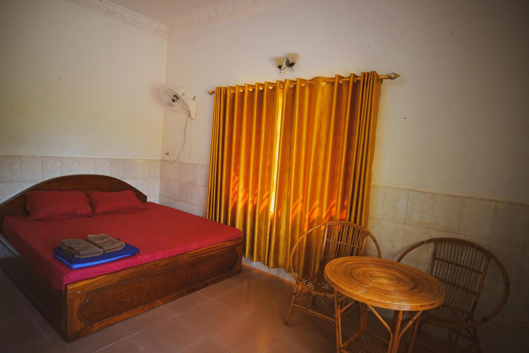Yellow Star Hostel กำปอต ภายนอก รูปภาพ