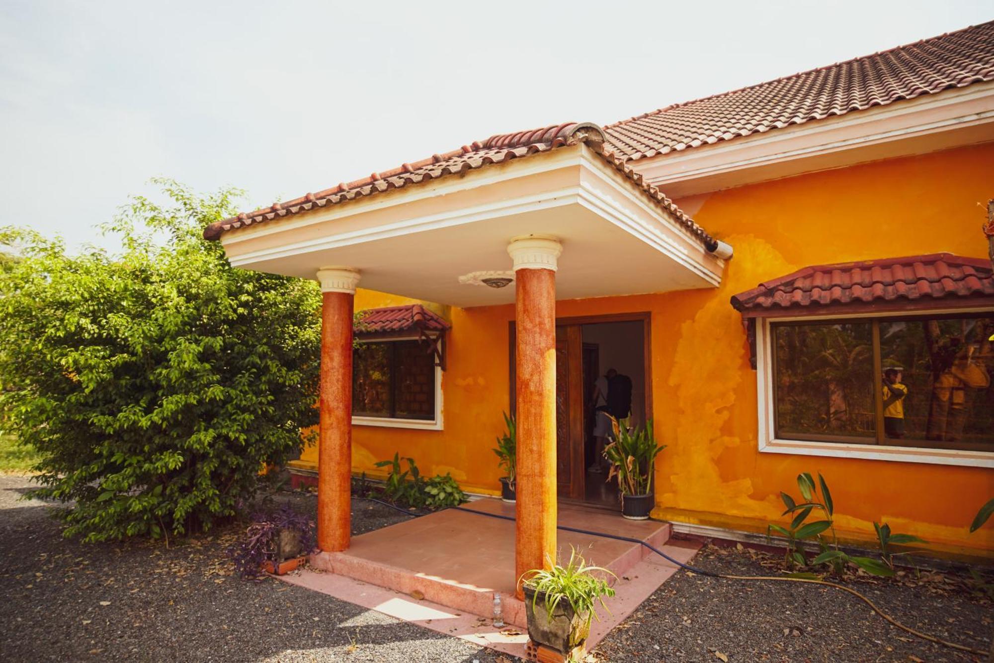 Yellow Star Hostel กำปอต ภายนอก รูปภาพ
